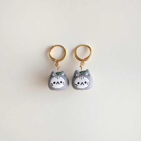 Grey Character Cat Earrings